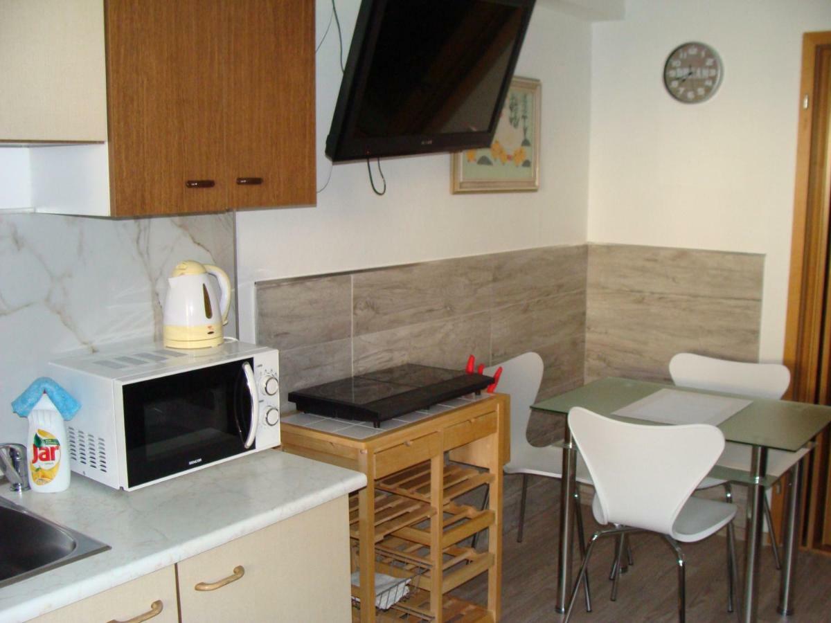 Apartman Polni 930 Apartment Hluboka nad Vltavou Exterior photo